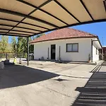 La Casa Del Rio